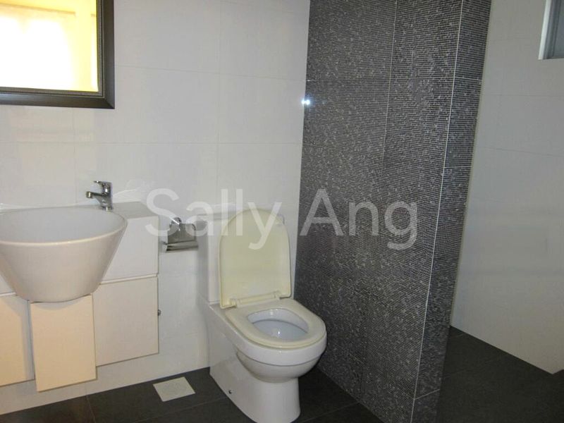 5 Bed Semi-Detached House (Landed) for Rent in  Faber Garden - Image 8